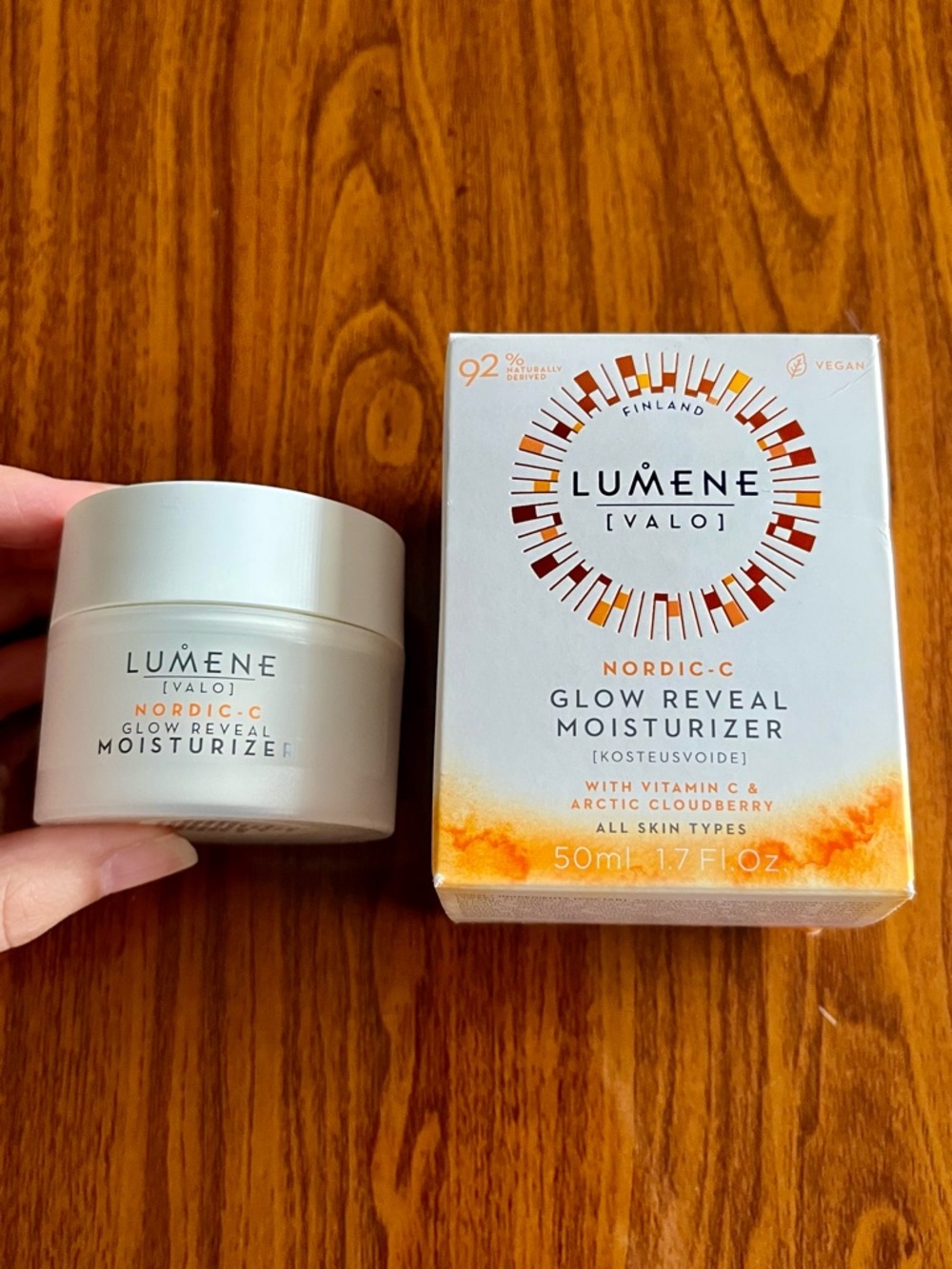 Lumene Finland Valo Nordic C Glow Reveal Moisturizer Vegan 1.7 oz NIB